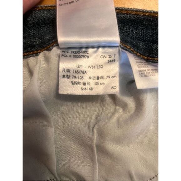 Levi's Floral Embroidered Classic Bootcut Jeans, size 31x32 Medium Wash (1179) - Picture 8 of 8